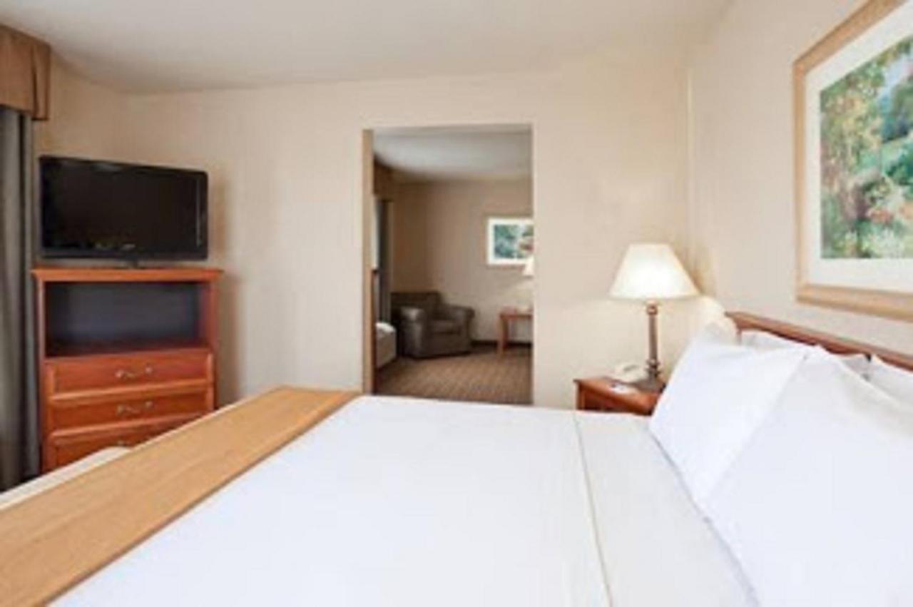 Holiday Inn Express Hotel & Suites Columbus Southeast Groveport By Ihg מראה חיצוני תמונה